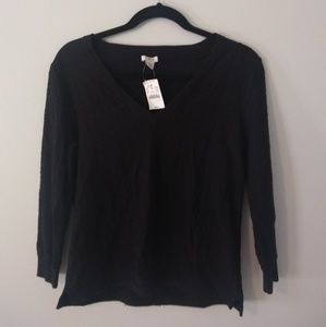 Black long sleeve v neck shirt